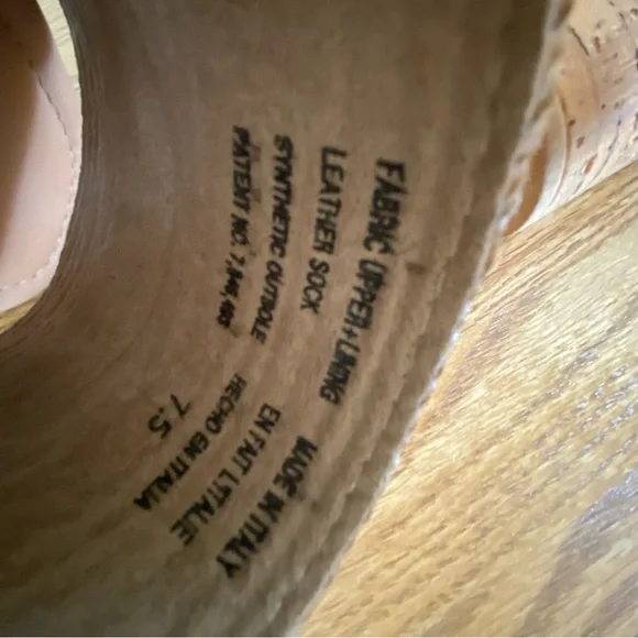 Seychelles Women's Tan Woven Platform Sandals 7 1/2 NEW runs large - Picture 8 of 8